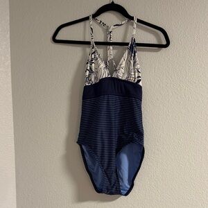 Carve Designs Women’s Navy and White One Piece Swimsuit, size S